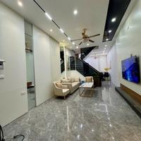 Bán nhà Hoàng Văn Thái - Ô tô vào nhà - 15,9 tỷ 45m2 5 tầng - sổ đỏ nở hậu