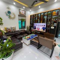 NHÀ ĐỘC LẬP 2 TẦNG – CĂN GÓC 2 MẶT THOÁNG – HẢI THÀNH 2
60M², NGÕ 3M, Ô TÔ ĐỖ CỬA – GIÁ CHỈ 2,4XX
