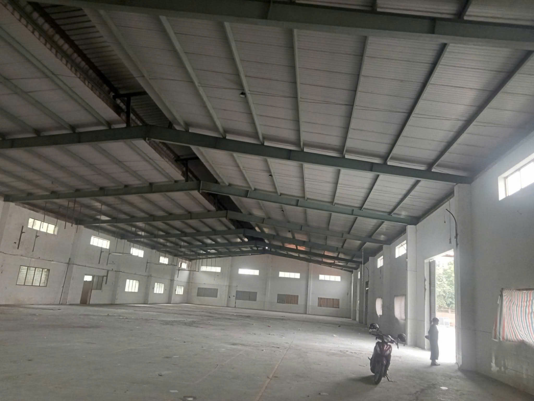 Cho thuê 980m2 kho xưởng tại KCN Ngọc Hồi - Vị trí đắc địa, xe Container vào tận nơi
