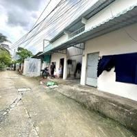 Bán dãy trọ 10 phòng đang cho thuê kín ở kp8 thị trấn Bến Lức tdt 200m2 full thổ giá 3,2 tỷ