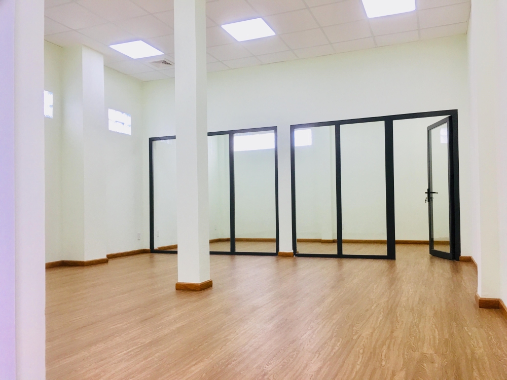 Văn phòng cho thuê miễn phí tháng đầu, diện tích 50m2 - Mặt tiền Phạm Văn Chiêu