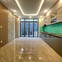 NHÀ NGAY CHỢ THIẾC – QUẬN 12 - 5 TẦNG BTCT – THANG MÁY XỊN – XE TẢI ĐỖ CỬA – 100M2 – CHỈ 11 TỶ