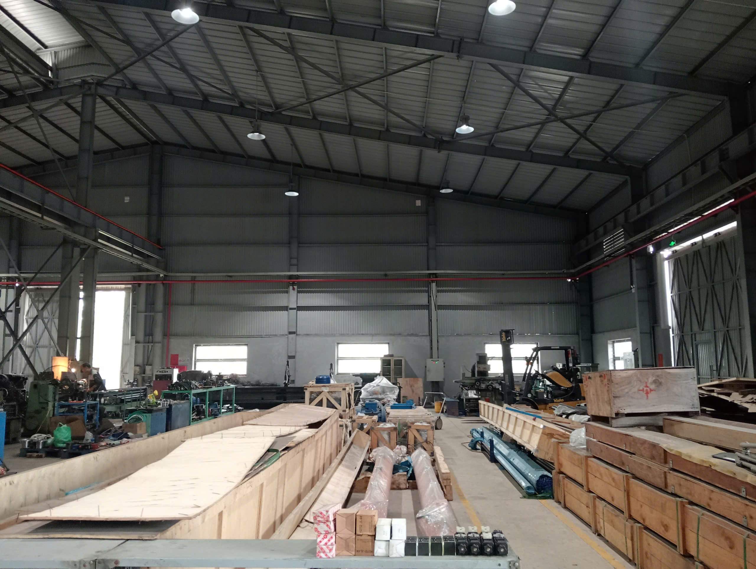 CHO THUÊ XƯỞNG Tại Đường MÊ LINH. Xã QUANG MINH. CÓ SẴN CẨU TRỤC