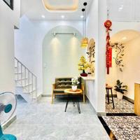 NHỈNH 2TỶ CÓ NHÀ SG - 3 TẦNG XINH LUNG LINH - GẦN NHÀ GA T3 - 10P QUA SÂN BAY - 5P TỚI EMART 2
