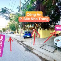 BÁN NHÀ HẺM OTO THÔNG CÁCH BIỂN CHỈ 350m, NGAY CÔNG AN PHƯỜNG BẮC NHA TRANG. ZÁ 5tỷ5.