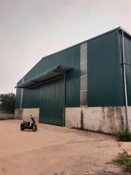 CHO THUÊ 1000m2 KHO XƯỞNG MỚI XÂY TẠI TRUNG GIÃ. SÓC SƠN. HÀ NỘI