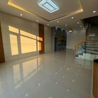 Bán nhà xây mới kiên cố 1 trệt 1 lầu, phong cách hiện đại, nhà mới 100% dọn vào ở ngay