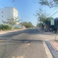 Bán 271m2 đất 2 mặt tiền Nguyễn Du, Tân Phước, LaGi giá mềm gần Biển