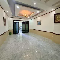 Bán nhà mặt phố đường B, Dĩ An, TP HCM. DT  92m2, 4 tầng, 5PN - Giá 12.4 tỷ