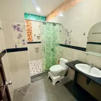 Bán nhà mặt phố đường B, Dĩ An, TP HCM. DT  92m2, 4 tầng, 5PN - Giá 12.4 tỷ