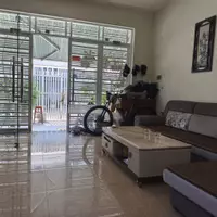 BÁN NHÀ TUYẾN 2 LÊ THÁNH TÔNG – ~100M² – Ô TÔ VÀO SÂN – GIÁ 100TR/M²