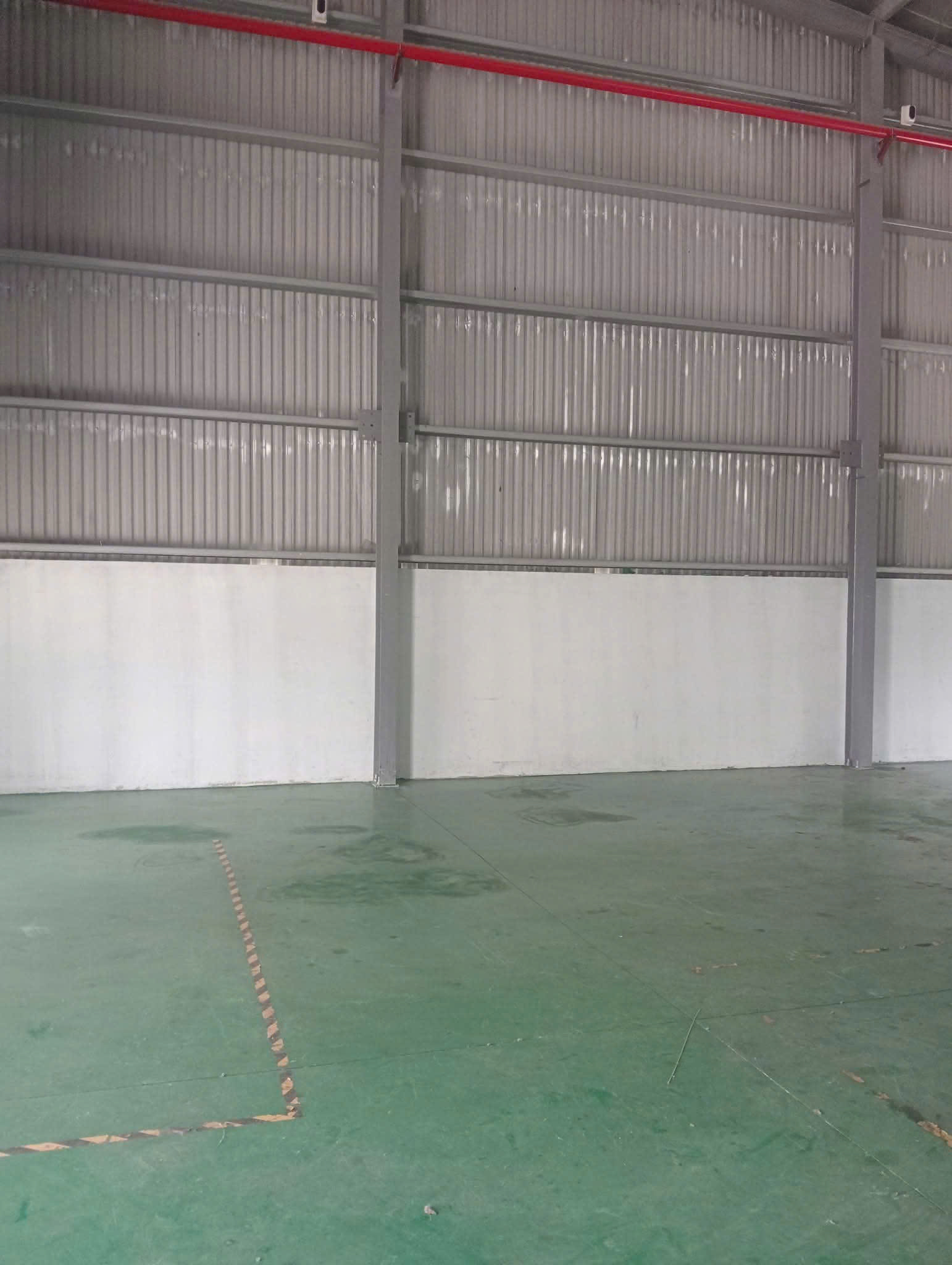 CHO THUÊ KHO XƯỞNG 900m² Tại KCN THANH LIÊM – PCCC Tự Động, Nền Epoxy