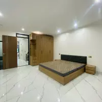 CHO THUÊ NHÀ 6 PHÒNG NGỦ CÓ THANG MÁY SẴN ĐỒ VÕ CƯỜNG