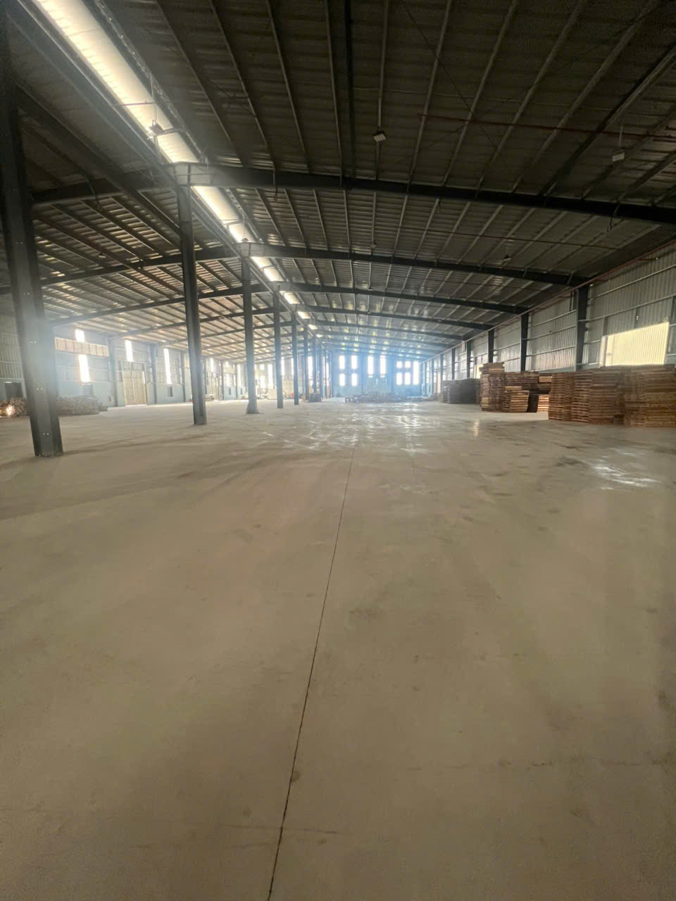 CHO THUÊ KHO XƯỞNG 1.500m² Cảng KHUYẾN LƯƠNG - Xe Cont Vào Tận Nơi