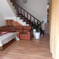 Cho thuê nhà mặt tiền Hoàng Diệu 2 phòng 8 triệu/tháng
