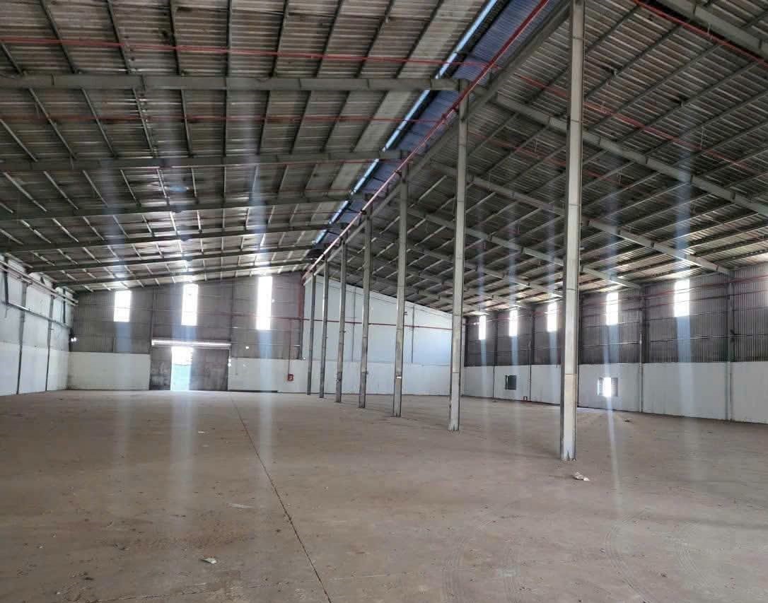 CHO THUÊ KHO XƯỞNG 900m2 Tại CẦU DIỄN, HÀ NỘI – Đường Xe Tải 10 Tấn