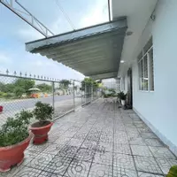 Bán nhà góc 2mt trong KDC Hưng Gia, thị trấn Bến Lức dt 237,5m2 1 lầu 3pn 2wc giá chốt 9,8 tỷ