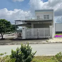 Bán nhà góc 2mt trong KDC Hưng Gia, thị trấn Bến Lức dt 237,5m2 1 lầu 3pn 2wc giá chốt 9,8 tỷ