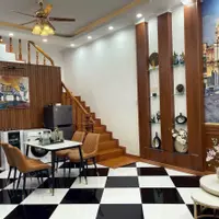 19. Nhà lầu full nội thất sát Vincom Hùng Vương