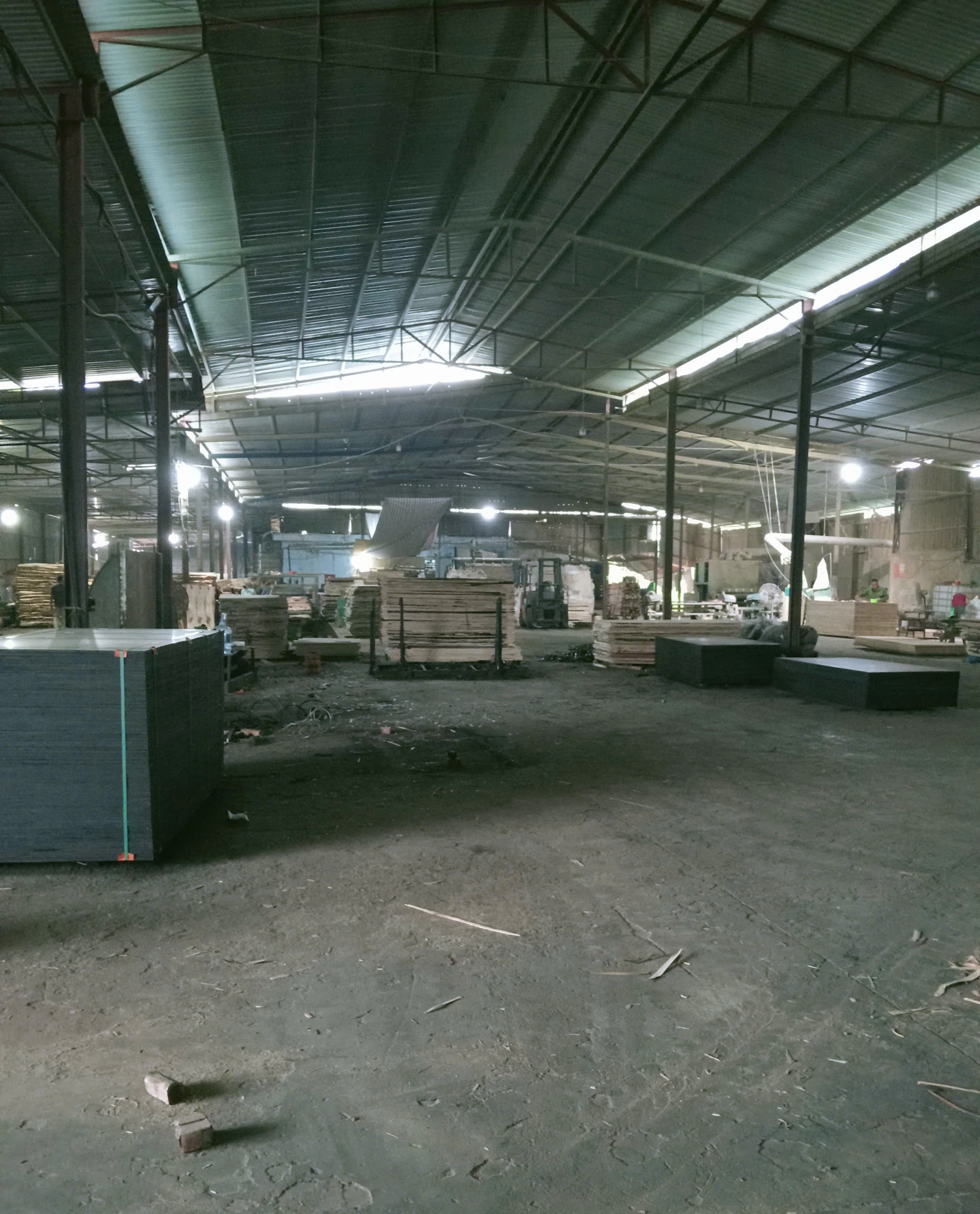 CHO THUÊ KHO XƯỞNG 1000M² TẠI XÃ QUANG MINH, HÀ NỘI – XE CONTAINER ĐỖ CỬA