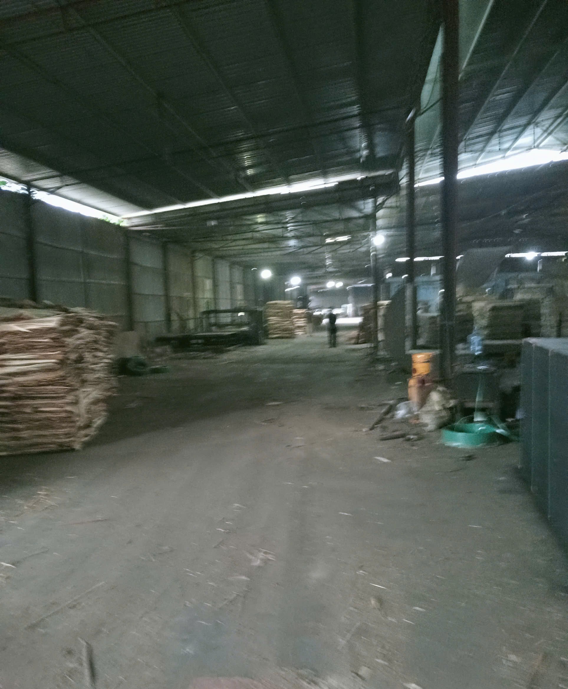 CHO THUÊ KHO XƯỞNG 1000M² TẠI XÃ QUANG MINH, HÀ NỘI – XE CONTAINER ĐỖ CỬA