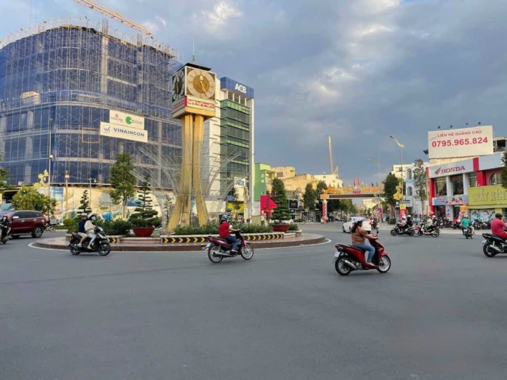 Cho thuê mặt bằng đường lớn gần công viên Biên Hùng