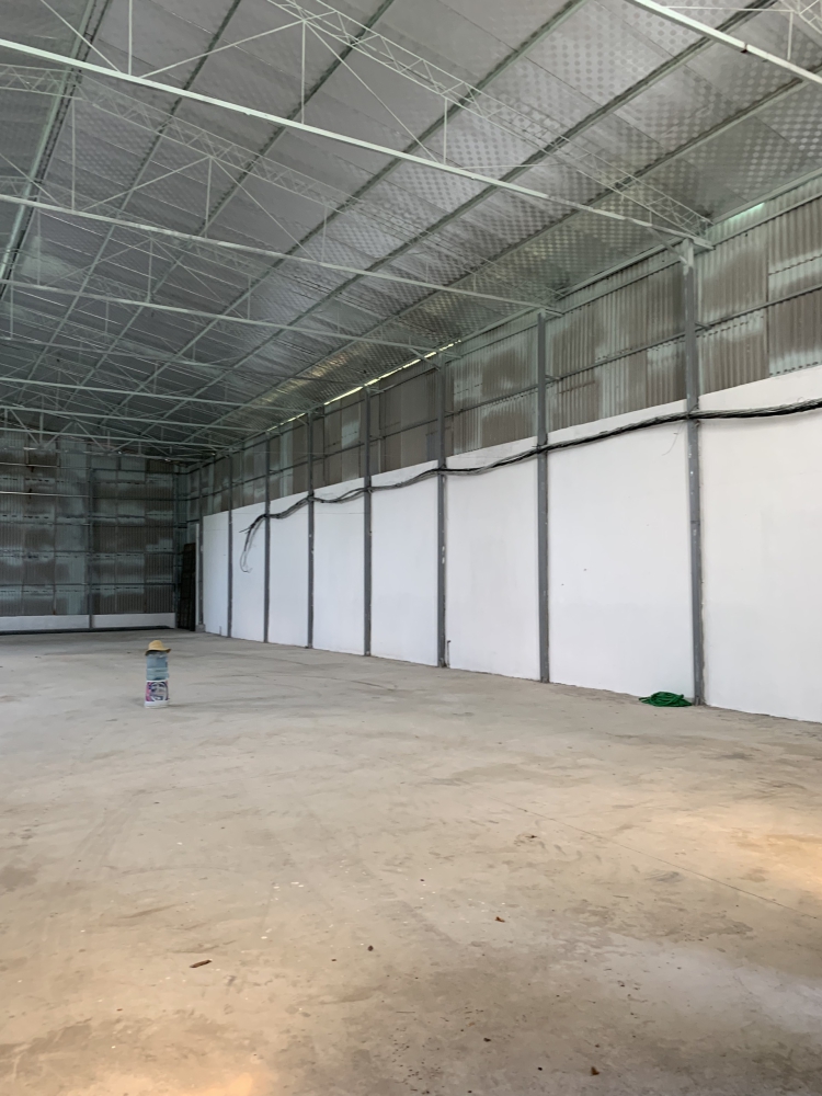 Cho thuê kho xưởng giá rẻ, sạch đẹp tại Đông La, Hoài Đức, Hà Nội DT 500m2