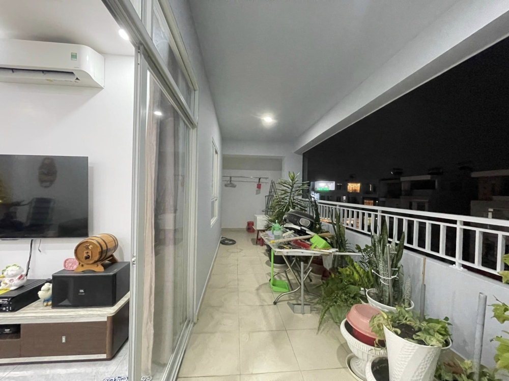 Bán căn hộ CC Linh Tây, DT sàn 141 m2, tiện ích đầy đủ, KV năng động, Giá chỉ còn 4,1 tỷ