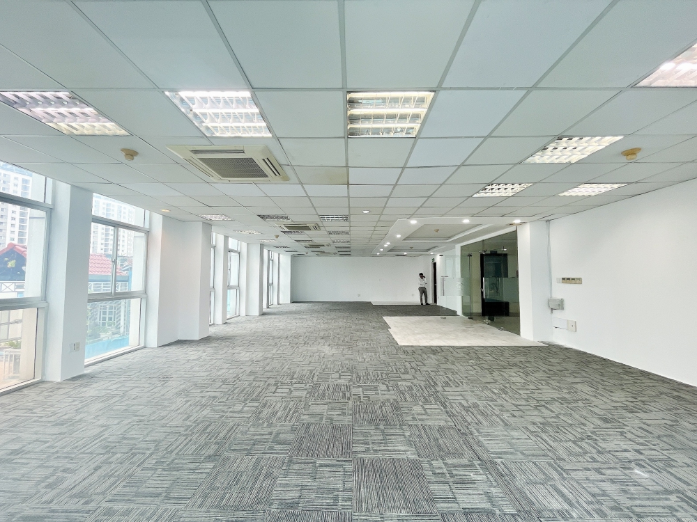 Cho thuê sàn VP 140m2 view kính sang xịn ngay bến Vân Đồn, Quận 4