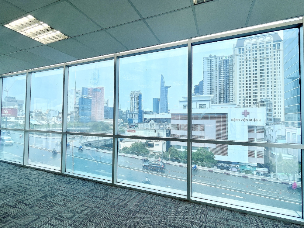 Cho thuê sàn VP 140m2 view kính sang xịn ngay bến Vân Đồn, Quận 4