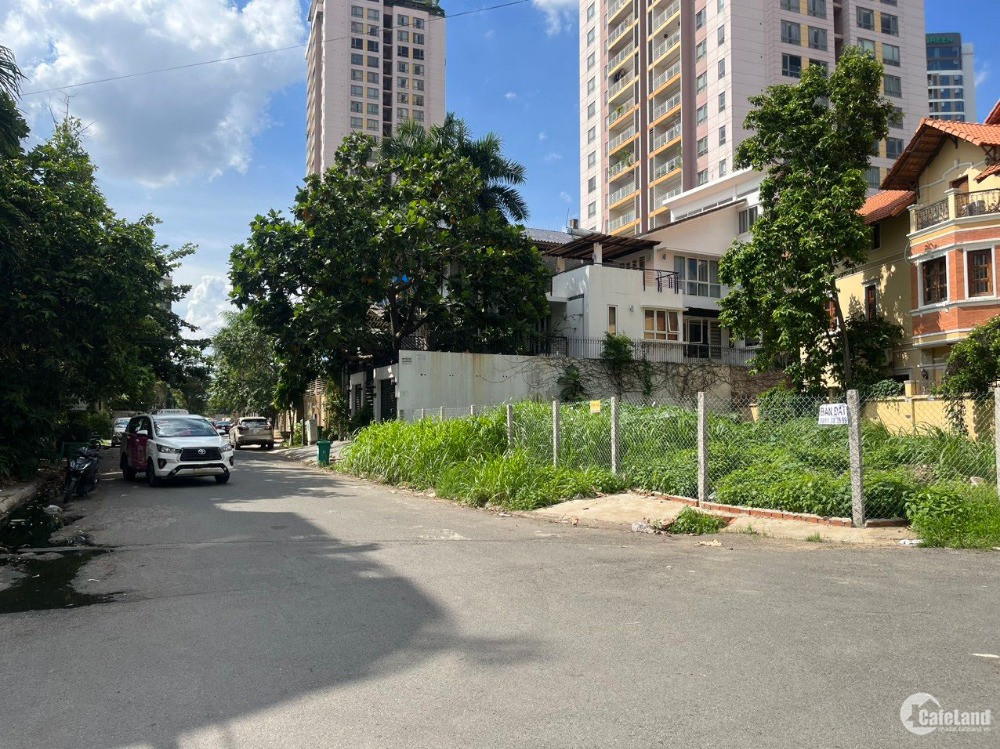 Cho thuê mặt bằng góc 2MT HXH đường Nguyễn Văn Hưởng, Thảo Điền. Dt 315m2.