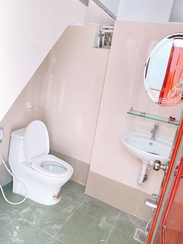Cho thuê nhà 1 trệt 2 lầu mới xây mặt tiền Phạm Ngũ Lão - Gần góc hẻm 124