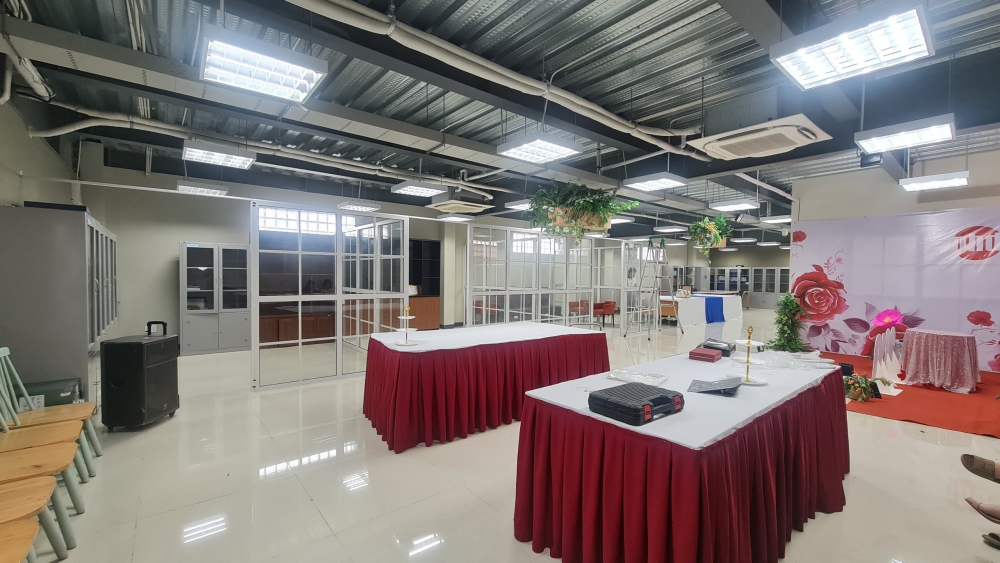 Cho thuê MB 180m2 phố An Dương, chính chủ, có thang máy ưu tiên VP, yoga...