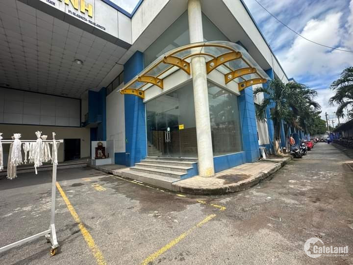 BÁN NHÀ XƯỞNG 4561M2( 100 X 51) - LÊ VĂN KHƯƠNG, QUẬN 12  CHỈ 23 TRIỆU/M2