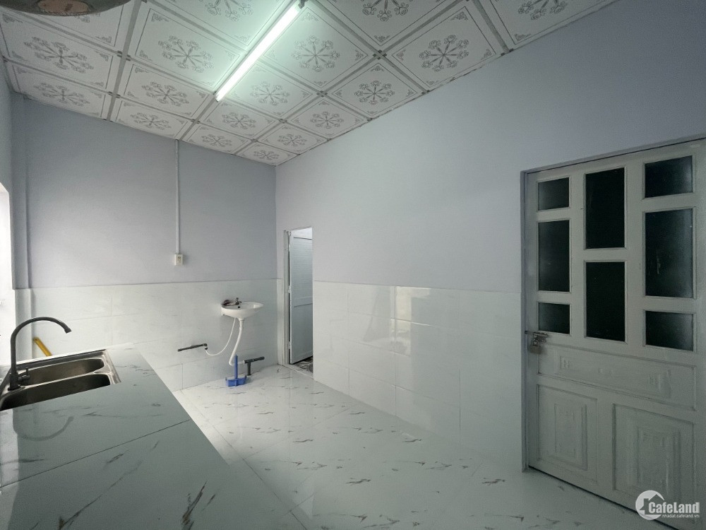 Nhà Trệt, DTSD Hơn 100m2, Lộ Nhựa, Cặp Sông Cái Răng Bé, TPCT