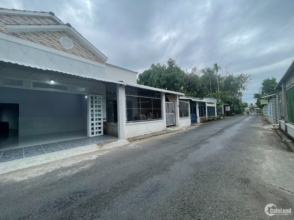 Nhà Trệt, DTSD Hơn 100m2, Lộ Nhựa, Cặp Sông Cái Răng Bé, TPCT
