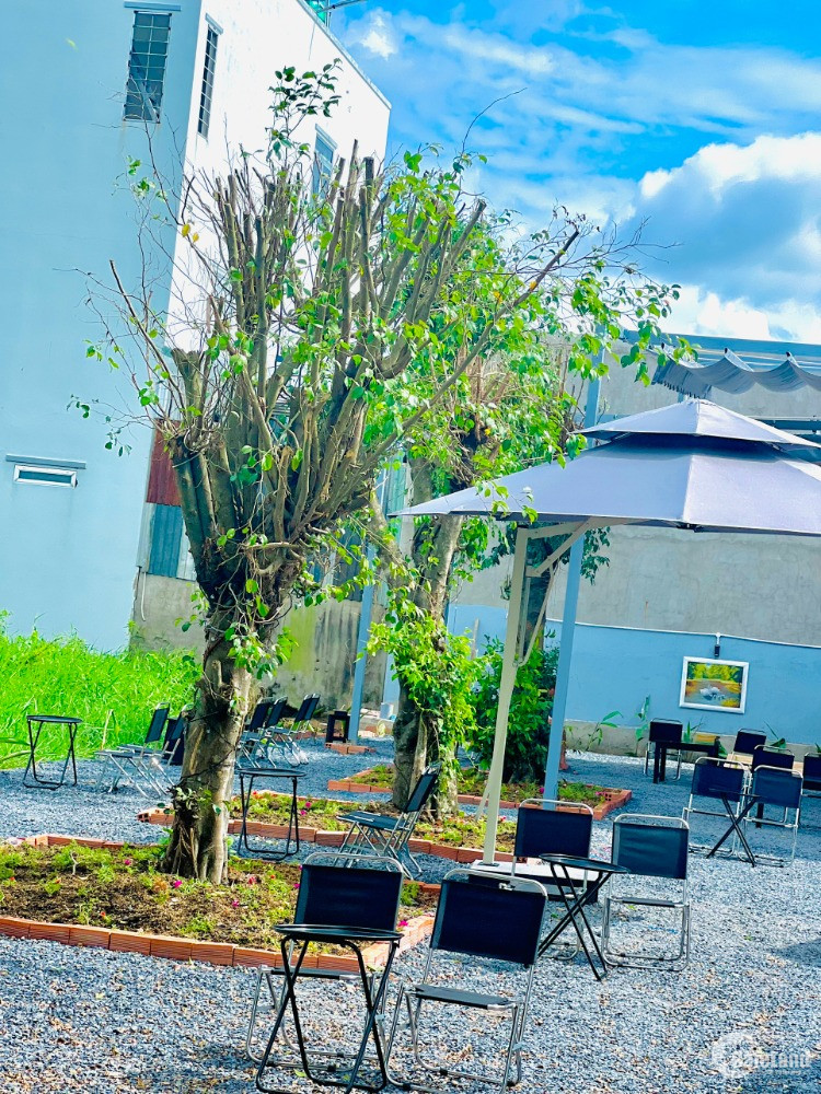 Cho thuê mặt bằng có quán cafe sẵn 12tr/tháng trong KCN Hòa Bình