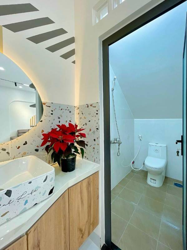 BÁN NHÀ TRỤC CHÍNH HẺM 388 NGUYỄN VĂN CỪ THUẬN TIỆN KINH DOANH