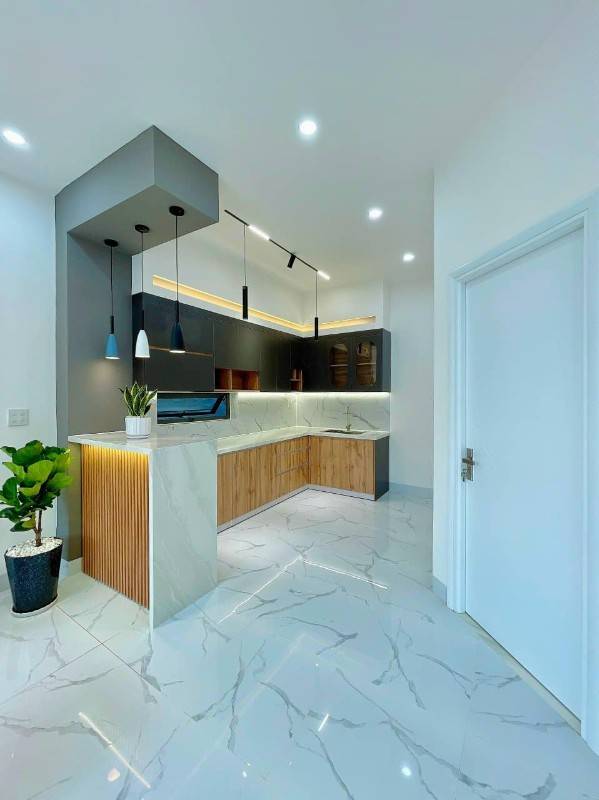 BÁN NHÀ TRỤC CHÍNH HẺM 388 NGUYỄN VĂN CỪ THUẬN TIỆN KINH DOANH