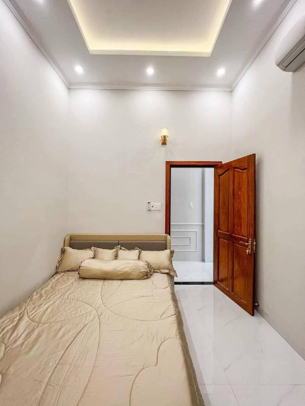 BÁN NHÀ MỚI FULL NỘI THẤT ĐƯỜNG D4 KDC HỒNG LOAN