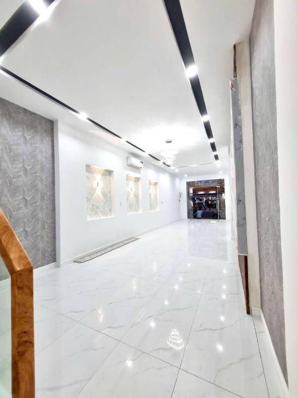 NHÀ PHỐ 1 TRỆT 2 LẦU - MẶT TIỀN ĐƯỜNG TRẦN HƯNG ĐẠO - NGAY TRUNG TÂM