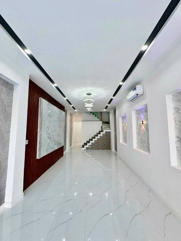 NHÀ PHỐ 1 TRỆT 2 LẦU - MẶT TIỀN ĐƯỜNG TRẦN HƯNG ĐẠO - NGAY TRUNG TÂM