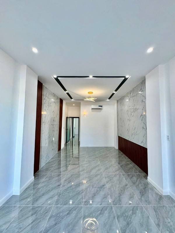 NHÀ PHỐ 1 TRỆT 2 LẦU - MẶT TIỀN ĐƯỜNG TRẦN HƯNG ĐẠO - NGAY TRUNG TÂM