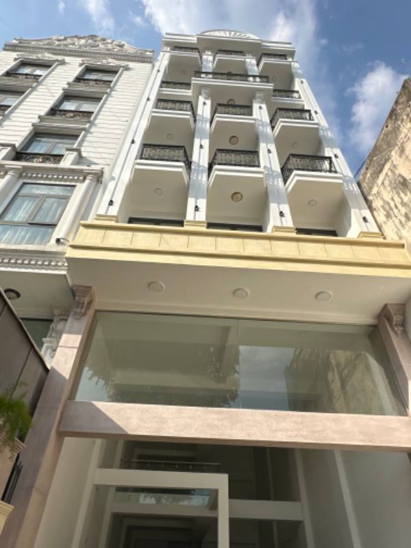 Nhà mới xây gồm ham + 7 tang .MT đường Quang Trung, Gò Vấp . TP HCM .