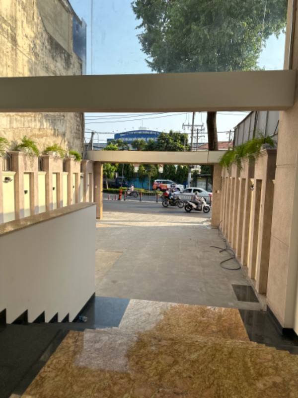 Nhà mới xây gồm ham + 7 tang .MT đường Quang Trung, Gò Vấp . TP HCM .