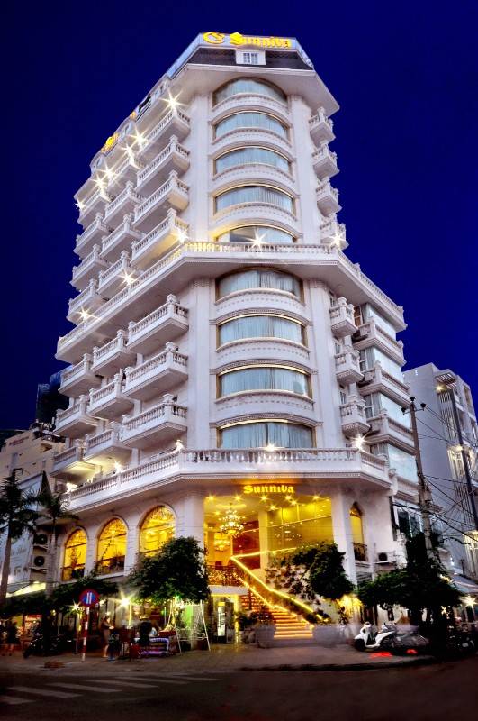 Cho thuê đầu tư KS VIP 2 mặt tiền TP. Nha Trang, 200m2/sàn ,10 lầu