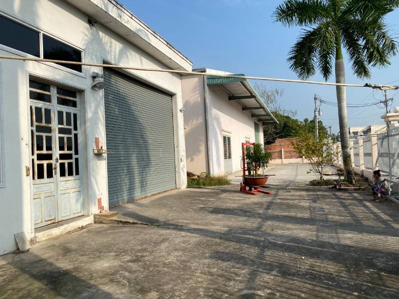 CHO THUÊ KHO XƯỞNG NGUYỄN HỮU TRÍ, DT: 2.000M2, GIÁ: 60TR, LONG AN
