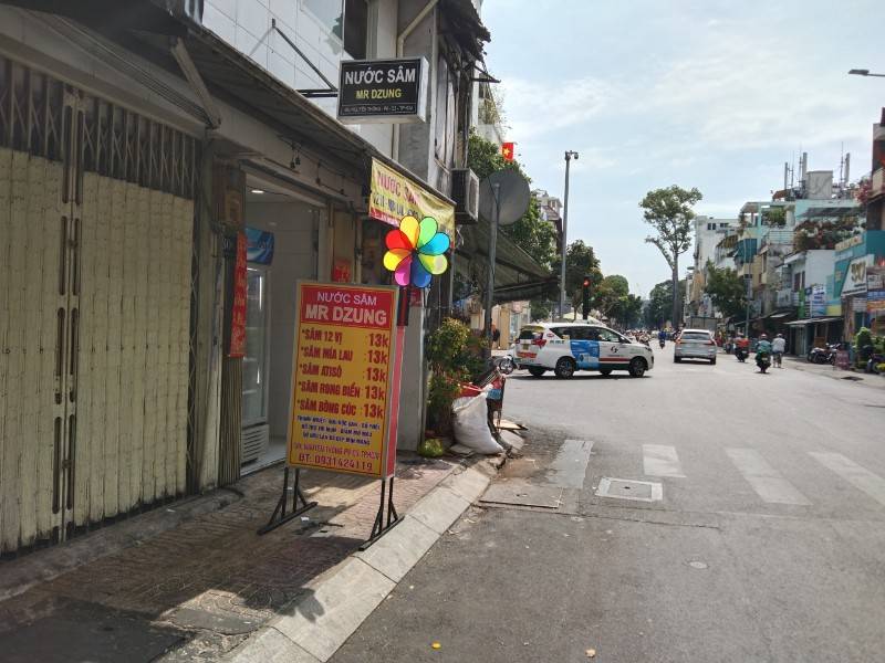 Cho thuê MB vỉa hè , đường phía trước rộng 8m