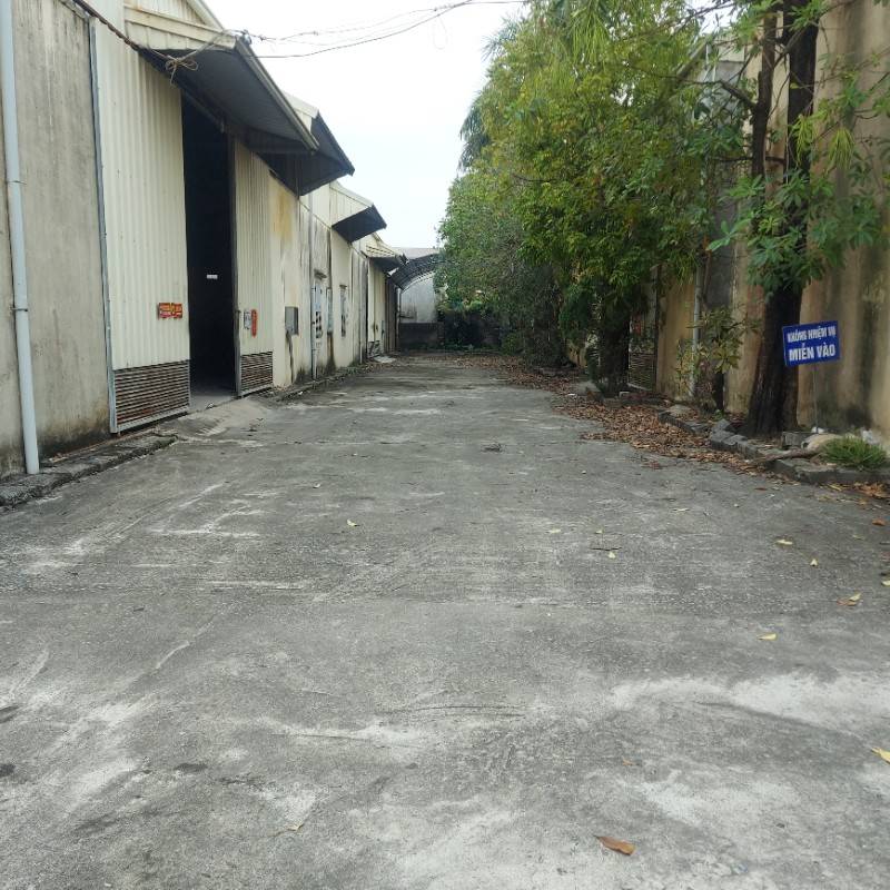 mảnh dt 3000m² có 1700m² nhà xưởng pccc chưa nhiệm thu  giá 9 tỷ