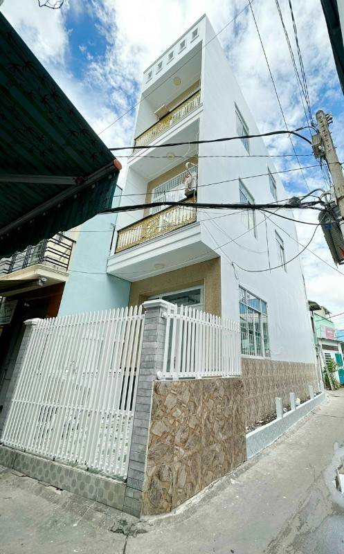 BÁN NHÀ GÓC 2 MĂT TIỀN HẺM 83 QUANG TRUNG